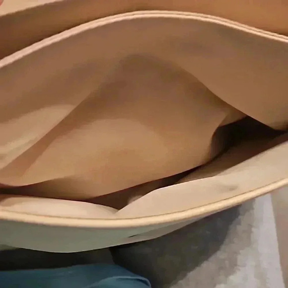 Liz Clarborne Pocketbook - Picture 7 of 12